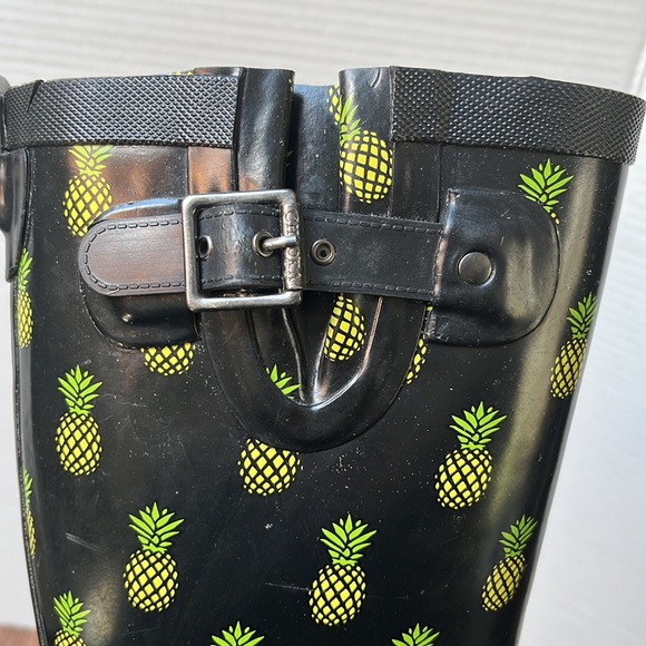 Chooka Women’s Black Pineapple Topic Rubber Rain Boots Size 6 - Picture 10 of 17